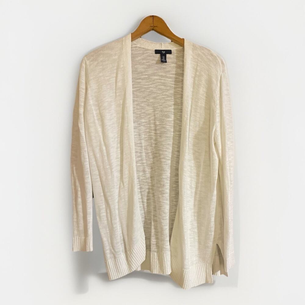GAP White Button Down Ladies Cardigan M Medium Tight Knit Lightweight